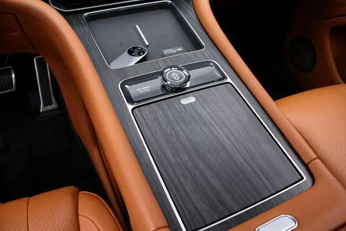 Aito M9 2024 Model EV Ultra VI seat Edition – фото 9