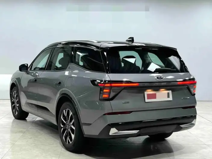 Ford Edge 2023 Model Ford Edge L 2.0T EcoBoost 4WD VII seat Supreme Model