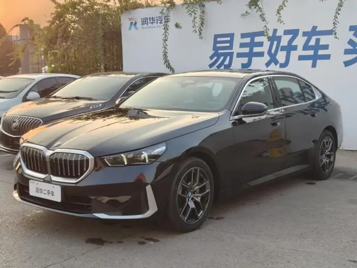 BMW 5 Series 2026 Model 530Li Exclusive Model Luxury Set – фото 1