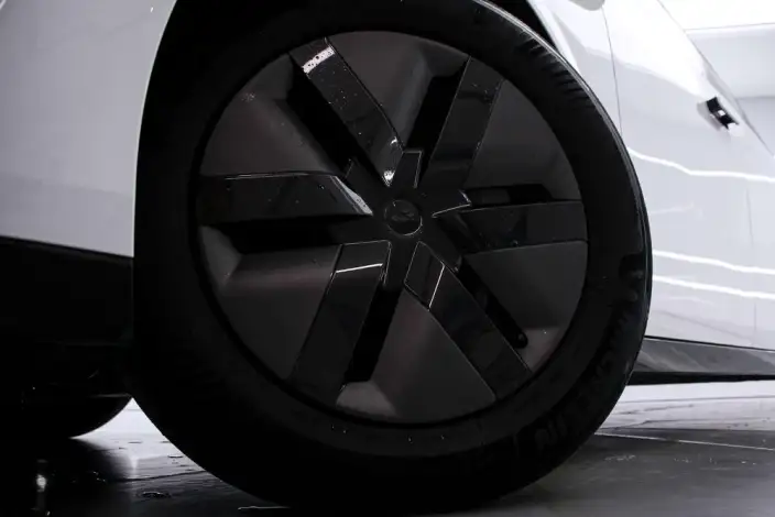 Li Auto MEGA 2024 Model Ultra Edition – фото 8