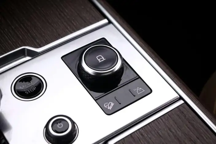 Range Rover 2023 Model 3.0 L6 400PS Shengshi VII seat Extended Edition – фото 6