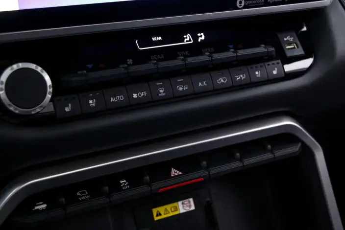 Sequoia 2023 Model 3.5T Automatic 4WD 7 seat Parallel Imported – фото 7