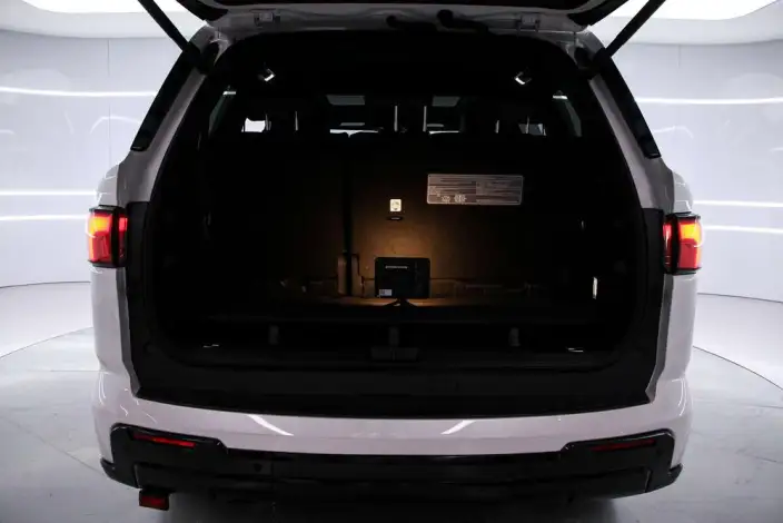 Sequoia 2023 Model 3.5T Automatic 4WD 7 seat Parallel Imported – фото 10
