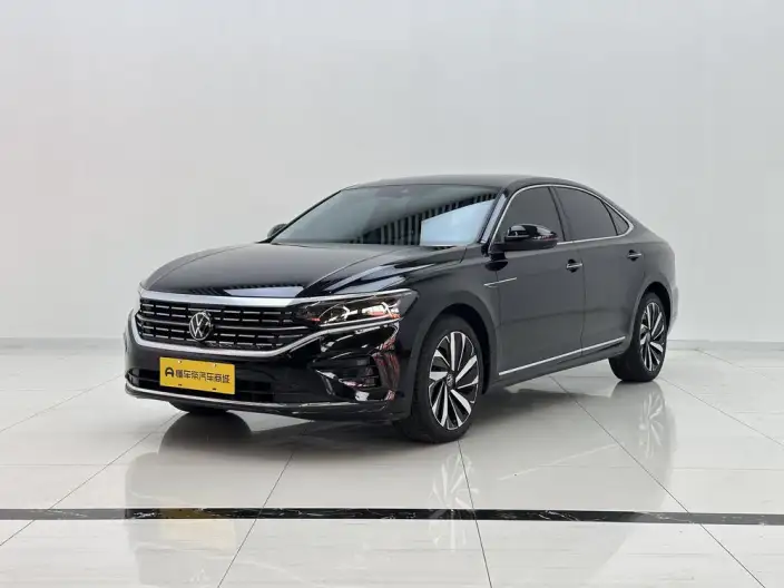 Volkswagen Passat 2023 Model Facelift 330TSI Premium Edition – фото 1