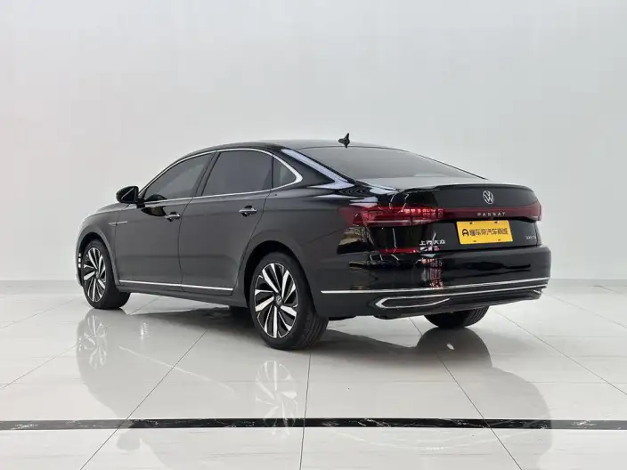 Volkswagen Passat 2023 Model Facelift 330TSI Premium Edition – фото 5