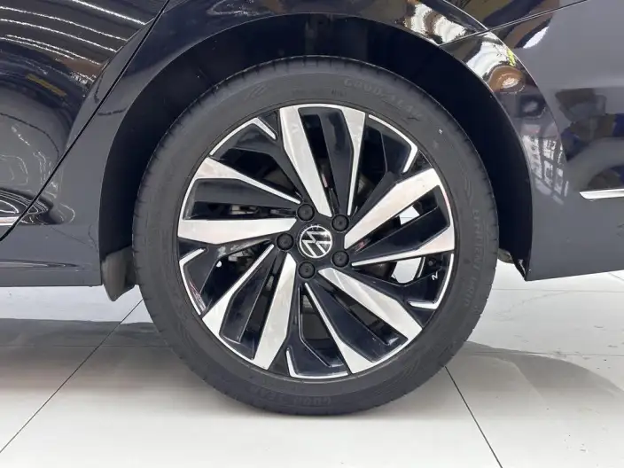 Volkswagen Passat 2023 Model Facelift 330TSI Premium Edition – фото 9