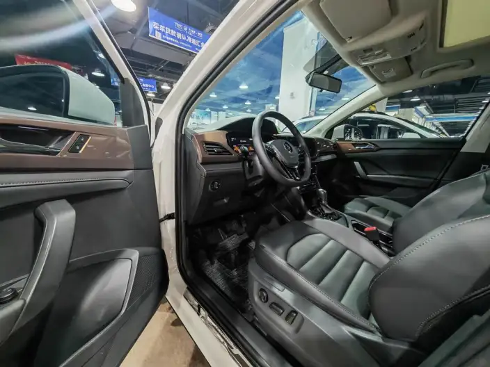 Volkswagen Tharu 2022 Model 330TSI 4WD Deluxe Edition – фото 8