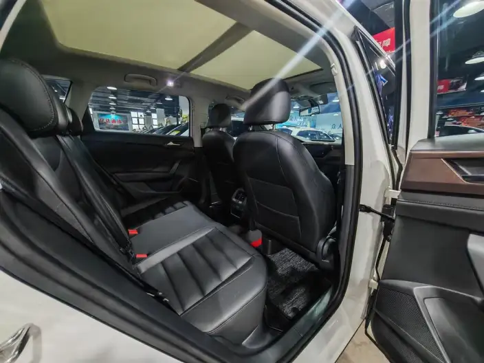 Volkswagen Tharu 2022 Model 330TSI 4WD Deluxe Edition – фото 9