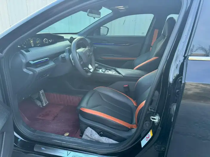 Changan UNI-V 2023 Model 1.5T Exclusive Model – фото 8