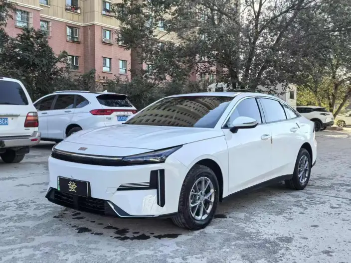Geely Galaxy L6 2025 Model 1.5 EM-i DHT 60KM Voyage Edition