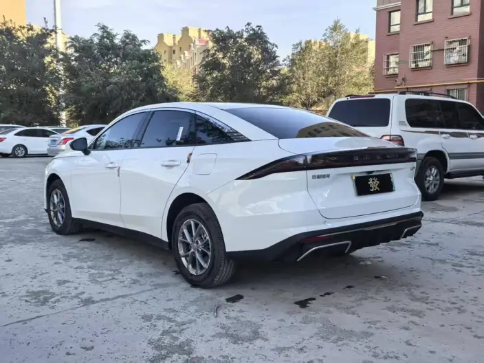 Geely Galaxy L6 2025 Model 1.5 EM-i DHT 60KM Voyage Edition