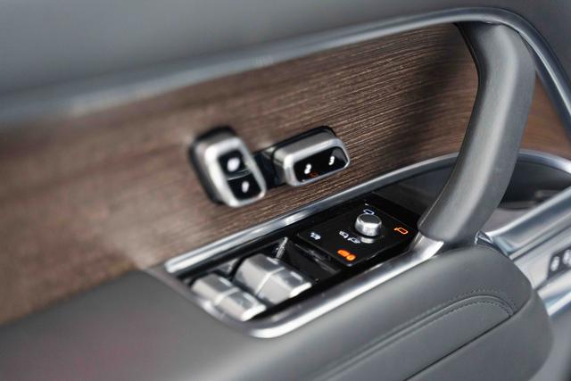 Range Rover 2023 3.0 L6 400PS Genesis Extended Edition – фото 4