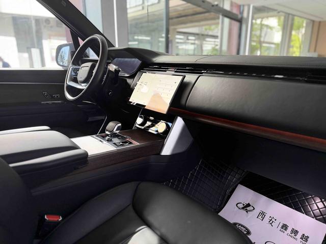 Range Rover 2023 3.0 L6 400PS Genesis Extended Edition – фото 13