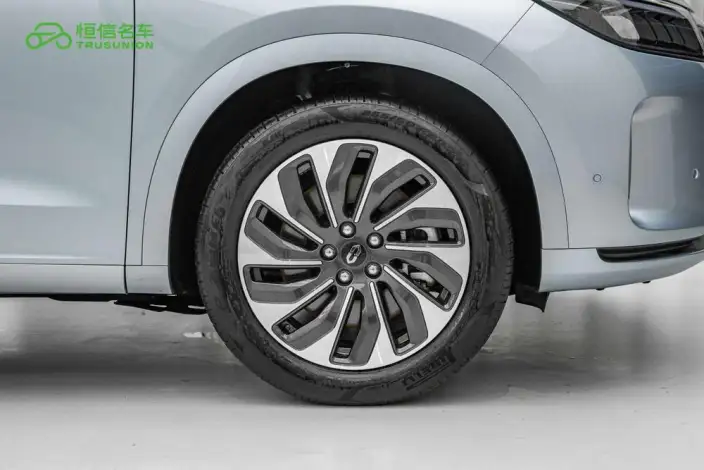 Aito M7 2024 Model Plus VI seat Rear Drive Edition – фото 9
