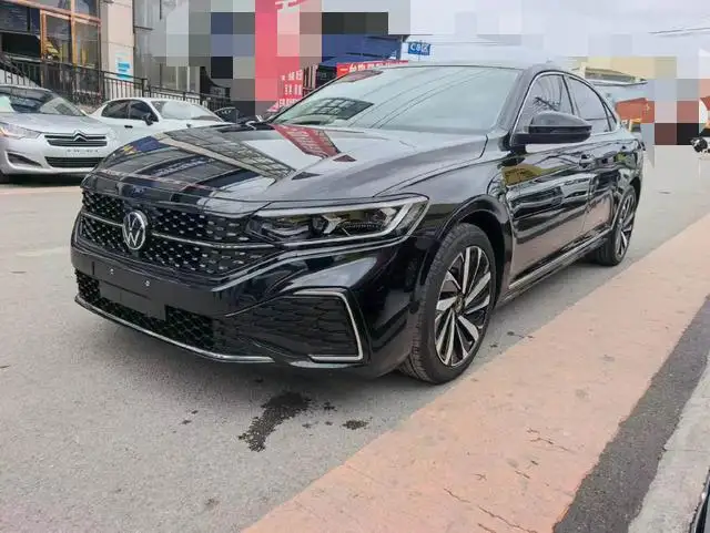 Volkswagen Passat 2022 Model 330TSI Deluxe Edition – фото 1