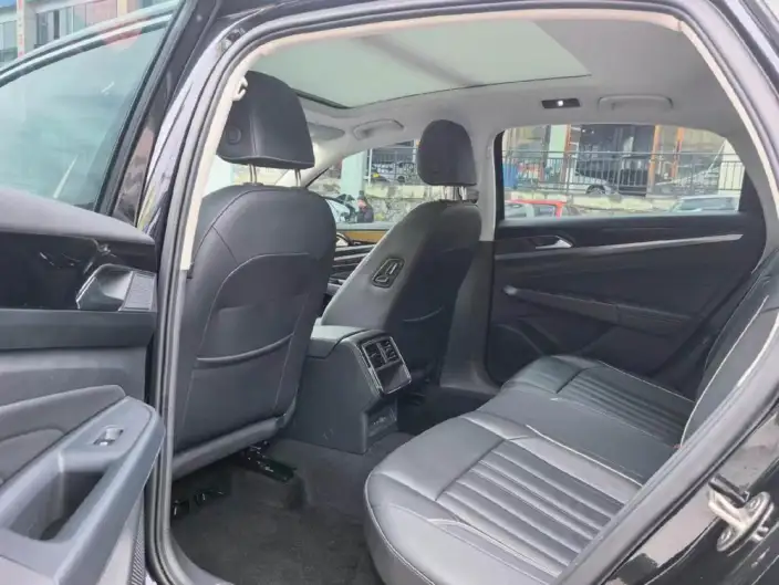 Volkswagen Passat 2022 Model 330TSI Deluxe Edition – фото 10