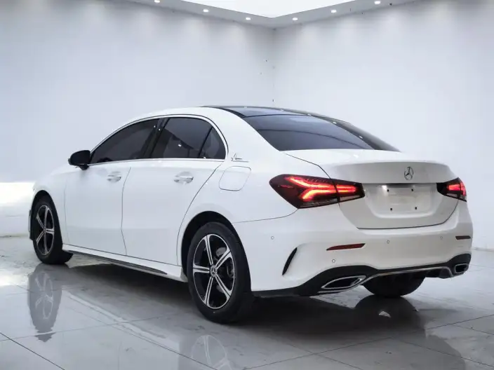 Mercedes-Benz A-class 2023 Model A 200 L Sports sedan Fashion Edition – фото 4