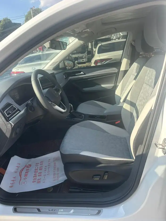 Volkswagen Lavida 2023 Model 300TSI DSG Manyi Edition – фото 8