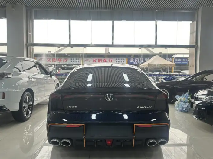 Changan UNI-V 2023 Model 1.5T Exclusive Model – фото 5