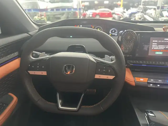 Changan UNI-V 2023 Model 1.5T Exclusive Model – фото 10