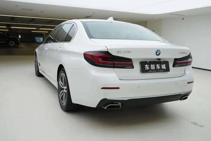 BMW 5 Series PHEV 2022 Model 535Le Luxury Set – фото 4