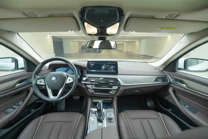 BMW 5 Series PHEV 2022 Model 535Le Luxury Set – фото 10