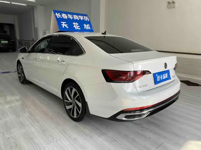 Volkswagen Sagitar 2023 Model 300TSI DSG Superior Edition – фото 4