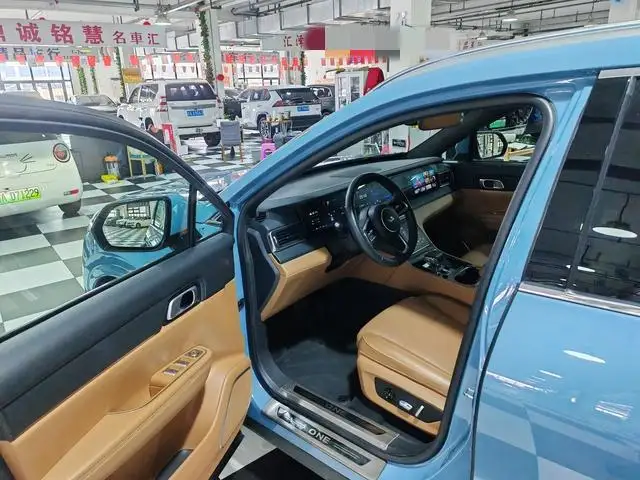 Li Auto ONE 2021 Model Extended Range 6 seat Edition – фото 8