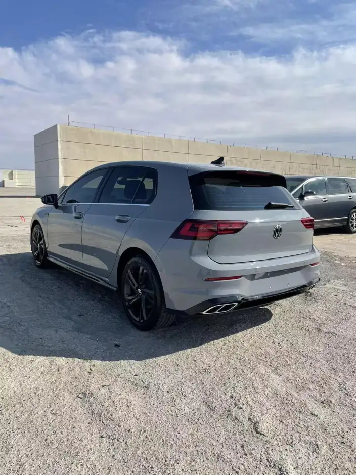 Volkswagen Golf 2023 Model 280TSI DSG R-Line Lite – фото 4
