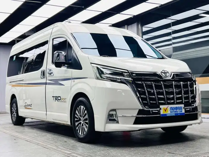 Hiace 2021 Model 3.5L Automatic Rear Drive 7 seat Parallel Imported