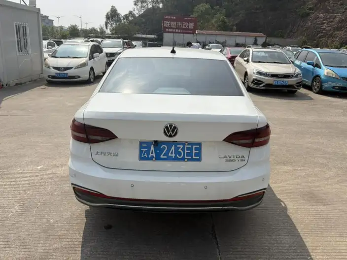 Volkswagen Lavida 2023 Model Facelift 1.5L Automatic Manyi Edition – фото 4