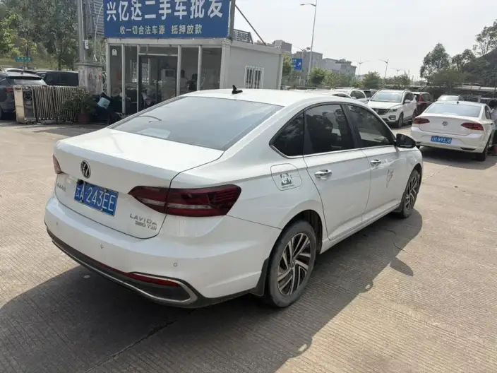 Volkswagen Lavida 2023 Model Facelift 1.5L Automatic Manyi Edition – фото 5