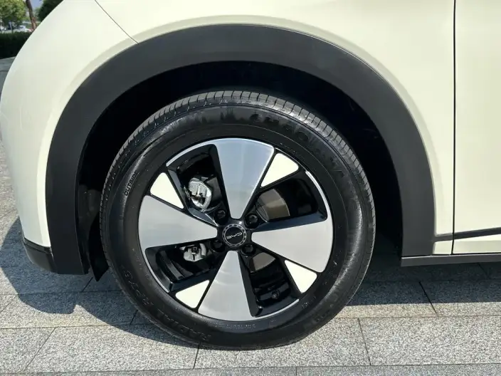 BYD Dolphin 2023 Model Fashion Edition – фото 10