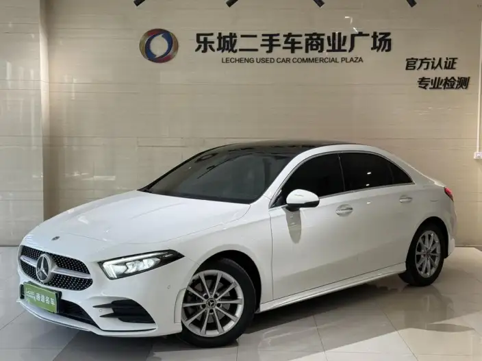 Mercedes-Benz A-class 2022 Model A 200 L Sports sedan Fashion Edition – фото 1