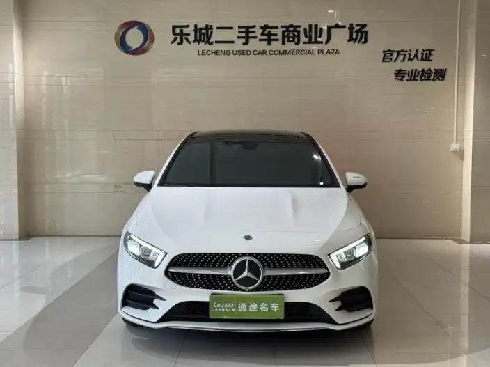 Mercedes-Benz A-class 2022 Model A 200 L Sports sedan Fashion Edition – фото 2