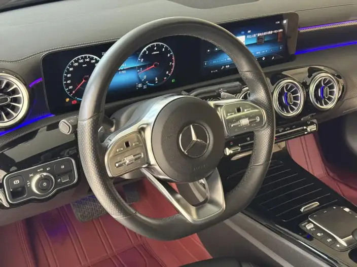 Mercedes-Benz A-class 2022 Model A 200 L Sports sedan Fashion Edition – фото 9