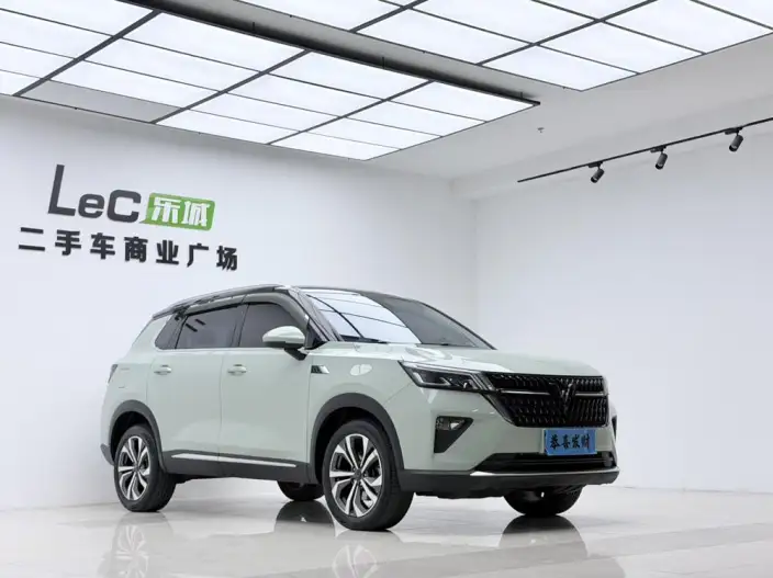 WULING Asta 2021 Model 1.5T Automatic Starlight Edition