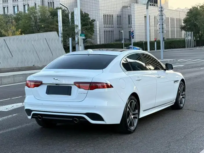 Jaguar XE L 2024 Model 2.0T 250PS R-DYNAMIC S Enterprising Sports Edition – фото 6