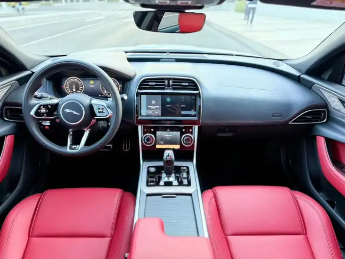 Jaguar XE L 2024 Model 2.0T 250PS R-DYNAMIC S Enterprising Sports Edition – фото 7