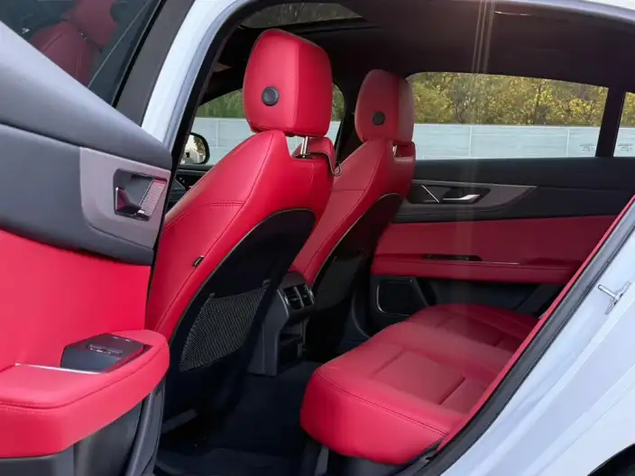 Jaguar XE L 2024 Model 2.0T 250PS R-DYNAMIC S Enterprising Sports Edition – фото 9