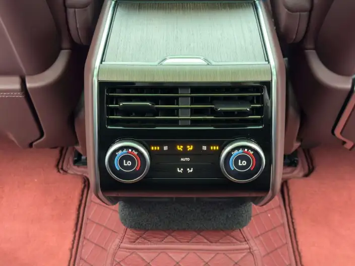 Range Rover 2026 Model 3.0 L6 400PS AB Long axis Edition – фото 5