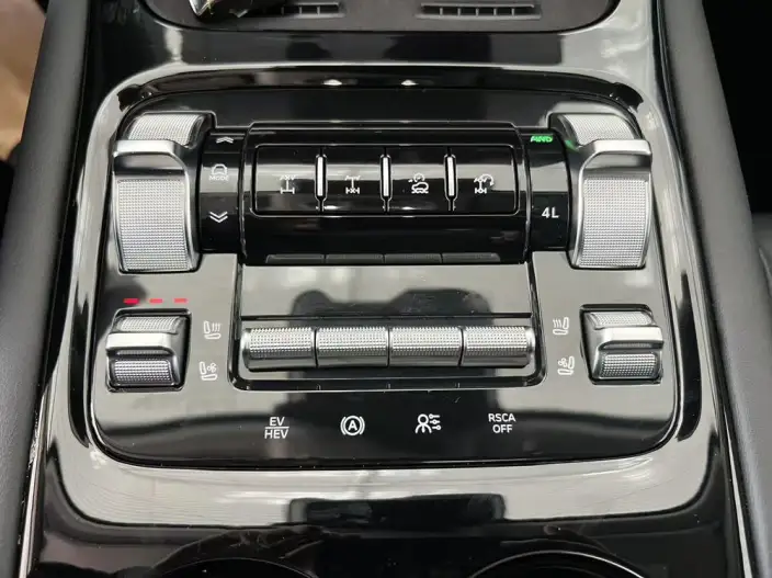 Tank 400 Hi4-T 2026 Model 2.0T Smart Edition – фото 7