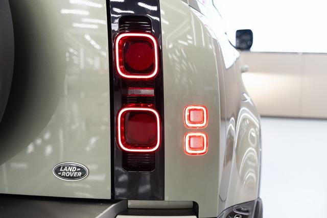 Land Rover De f ender 2022 110 P400 X-DYNAMIC HSE – фото 8