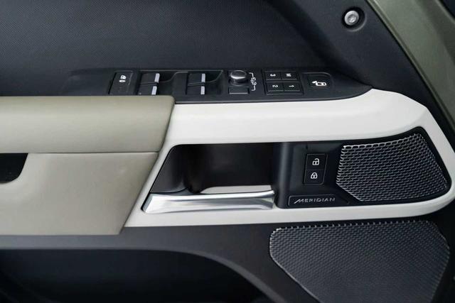 Land Rover De f ender 2022 110 P400 X-DYNAMIC HSE – фото 9