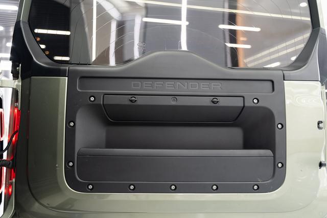 Land Rover De f ender 2022 110 P400 X-DYNAMIC HSE – фото 16