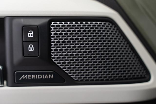 Land Rover De f ender 2022 110 P400 X-DYNAMIC HSE – фото 17