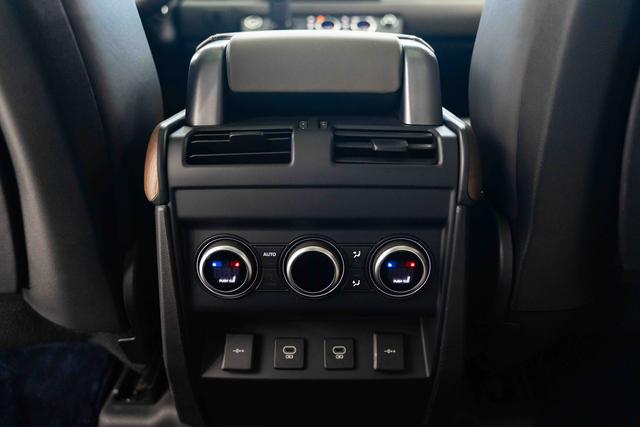 Land Rover De f ender 2022 110 P400 X-DYNAMIC HSE – фото 19