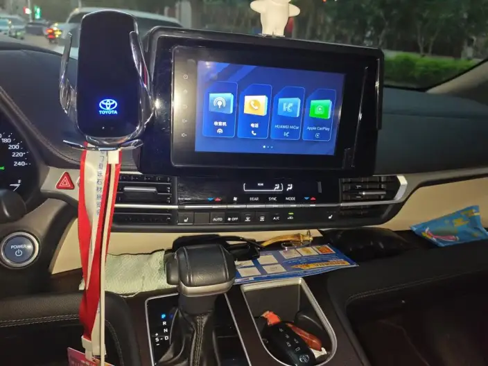 Toyota Sienna 2023 Model Hybrid 2.5L Deluxe Edition – фото 8