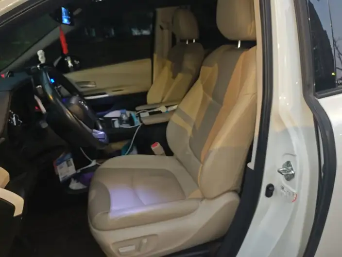 Toyota Sienna 2023 Model Hybrid 2.5L Deluxe Edition – фото 10