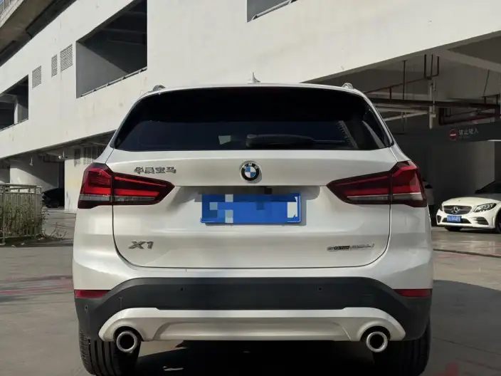 BMW X1 2022 Model sDrive25Li Leading Model – фото 5